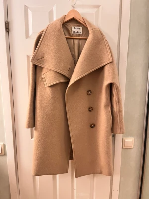 Acne studio Coat - Size 34. 165/80A