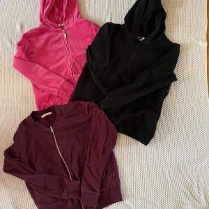Tre tröjor i storlek 146/152! Barn flicka FRI FRAKT och skickas snabbt  - Tre tröjor luvjackor 146/152  Cubus, I love eco mm 