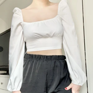 Topp/blus💞 - Fin fest och vardags topp, finns dragskejda på andra sidan🥰