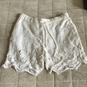 Superstat shorts i spets🤍 - Perfekta i sommar!☀️ Jättesköna och sitter bra✨