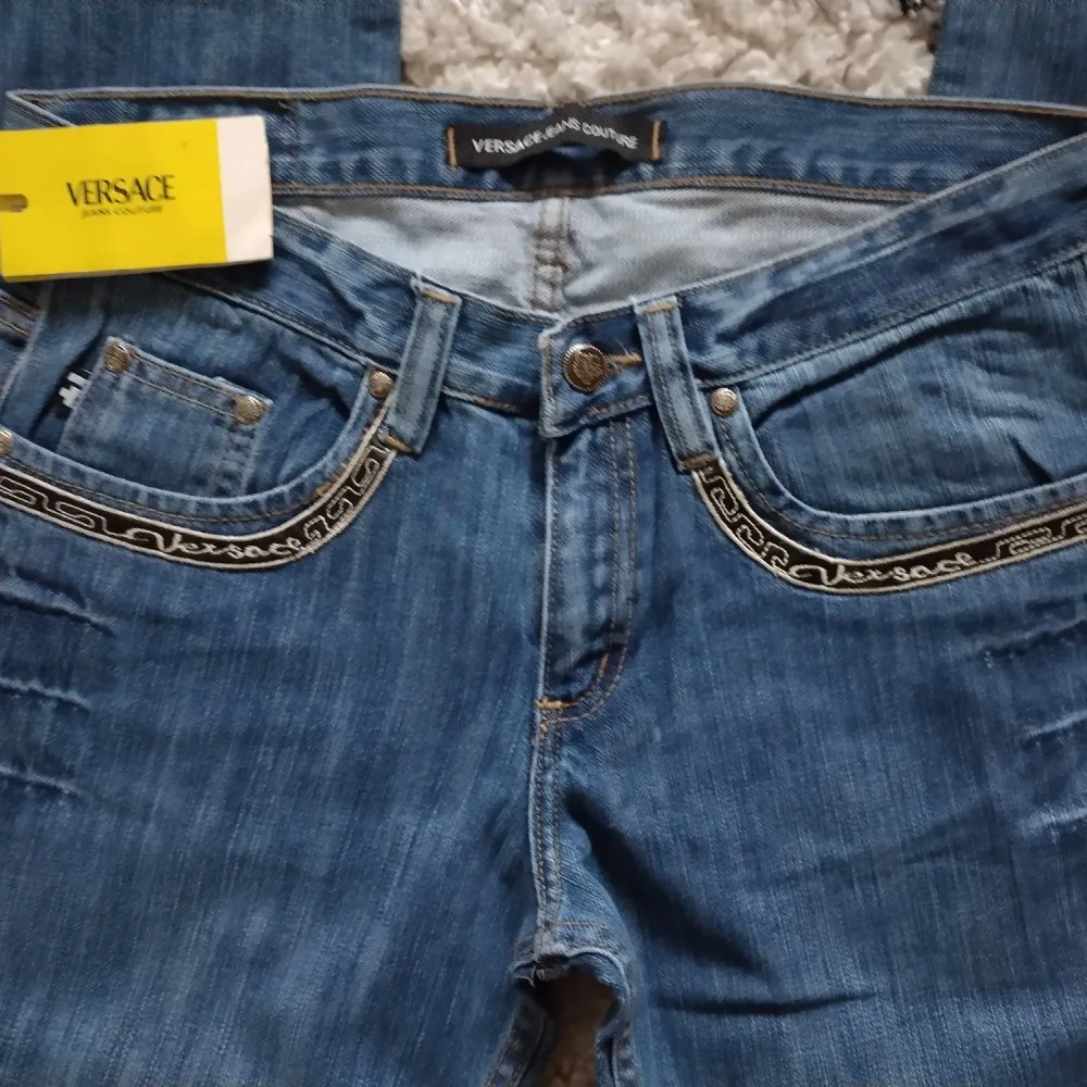 Nya vintage Versace jeans, dam st. 30. Jeans & Byxor.