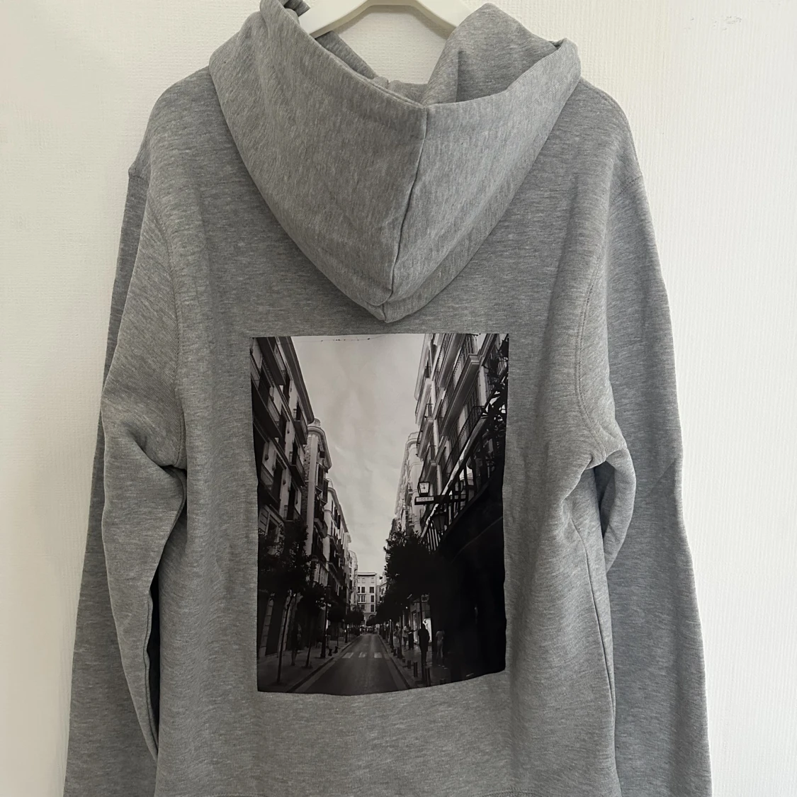 Hoodie med tryck - 90