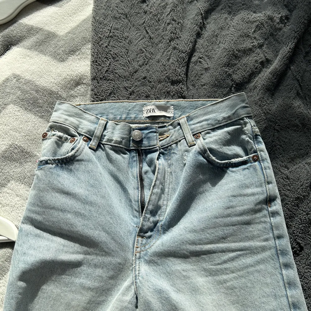 Zara jeans! Ljusblåa!❤️kan diskutera pris. Jeans & Byxor.