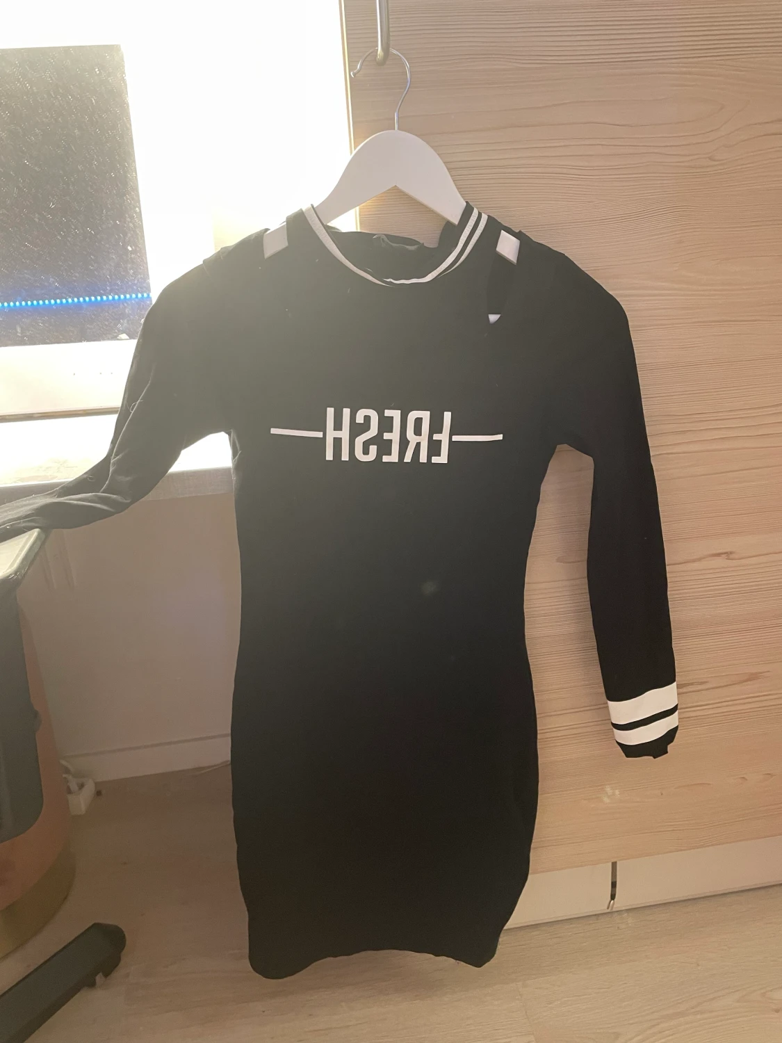 Svart långärmad klänning 