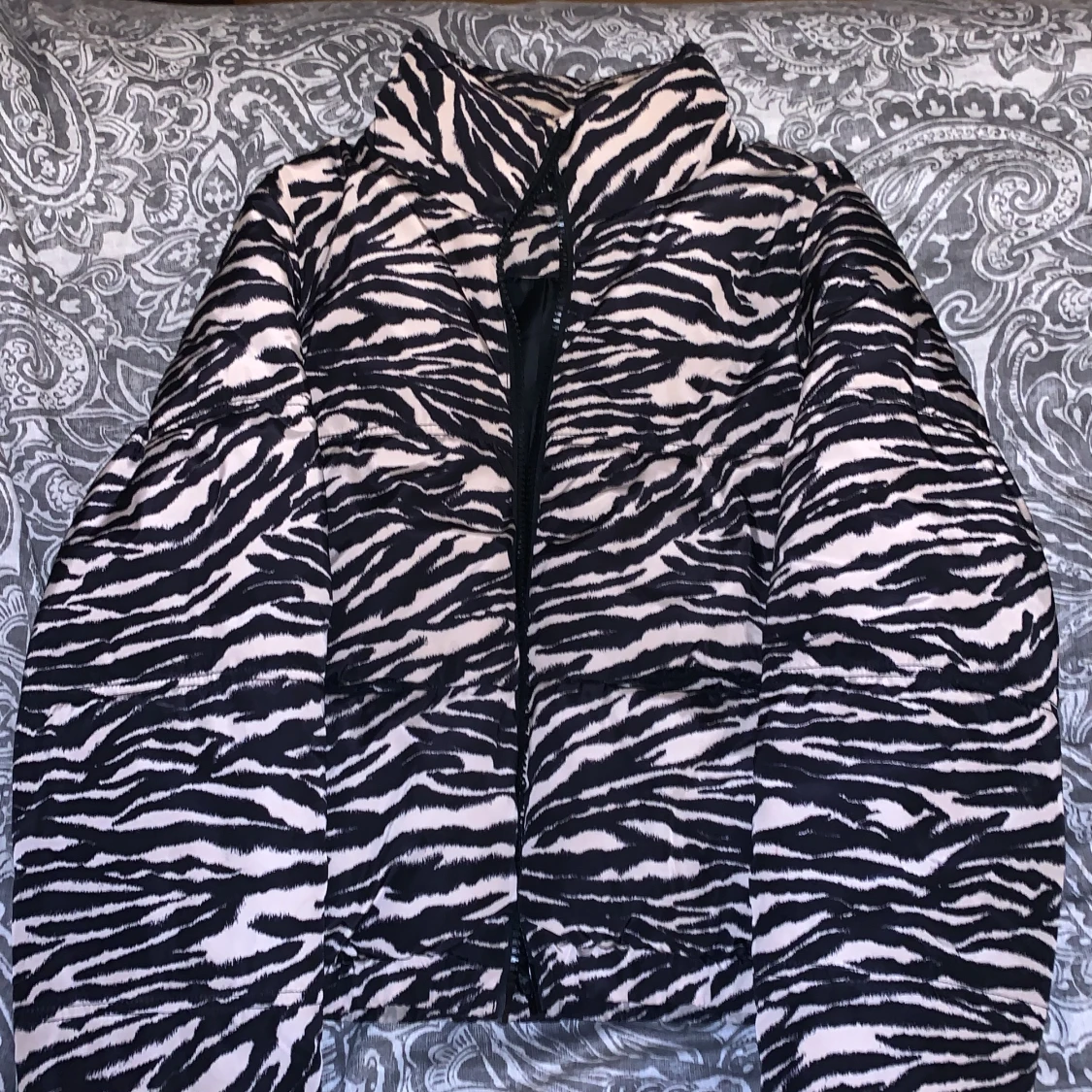 Dunjacka med zebra mönster - 90