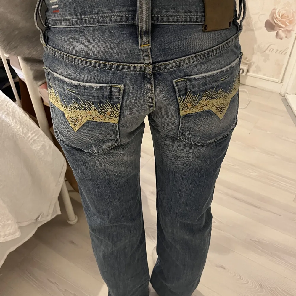 Säljer dessa diesel jeans med coola fickor!💕. Jeans & Byxor.