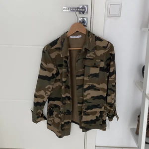 Jacka  - Väldigt fin och lite oversized på