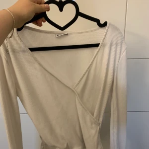 Jätte fin vit tröja stlXS - Vit tröja använd fåtal gånger