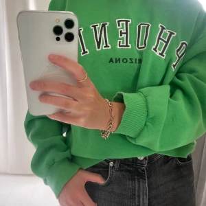 Gina tröja  - Knappt använd tröja från Gina men en jätte fin färg. 