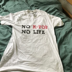 K-pop t-shirt  - Oanvänd t-shirt. Passade inte