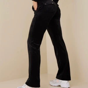 Juicy couture  - Säljer dessa byxor i storlek Xxs Pris: 250 + frakt 