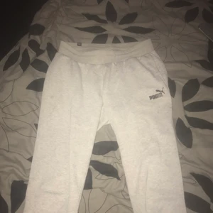 Puma byxor - Nyskick, kan mötas upp beror på vart du bor. Kom priv för fler bilder 