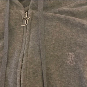 Juicy tröja - Säljer min juicy tröja pgd avv att ja råka köpa en för stor storlek