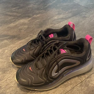 Nike air Max 720 - Bra stick. Inte använt mycket. 