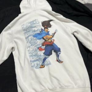 League of Legends Yasuo Hoodie - Jätte coolt plagg för er som gillar League of Legends (särskilt om ni mainar Yasuo). Köpare står för frakt👍🏽