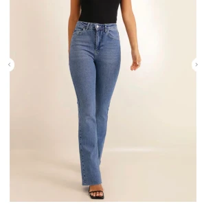 Jeans från Chiquelle  - Köpte dessa jeans i storlek 40 men passade inte mig, superfina i materialet samt färg. Dock väldigt små i storlek så passar en 36/38 väldigt bra. Nypris 599kr säljer för 500kr