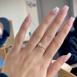 Gör naglar för 150kr  - Jobbar med gelé 