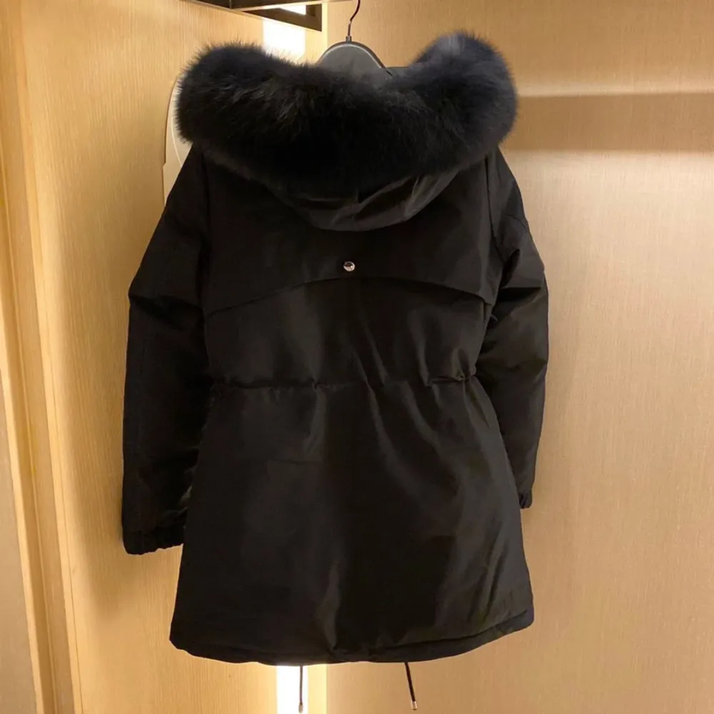 Säljer en helt ny svart Prada vinterjacka. Replika!! Stolek 40, passar som en M. Spårbar frakt ingår  Prutat och klart!!. Jackor.