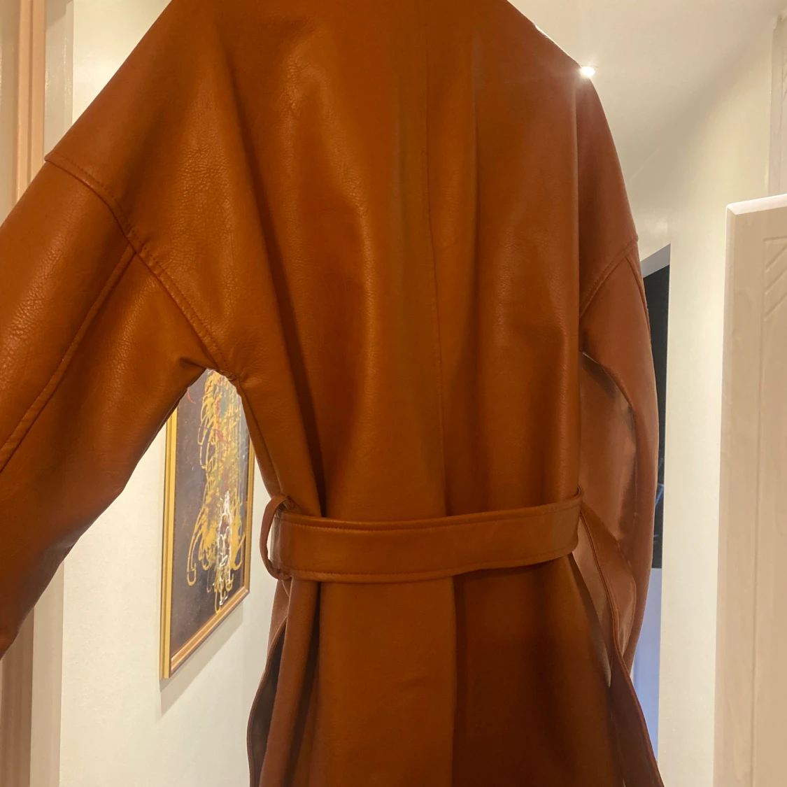 NA-KD läderkappa brun  - 91