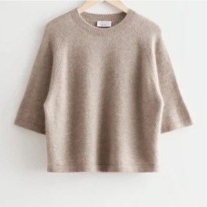 Stickad - Jättefin stickad tröja från &other stories