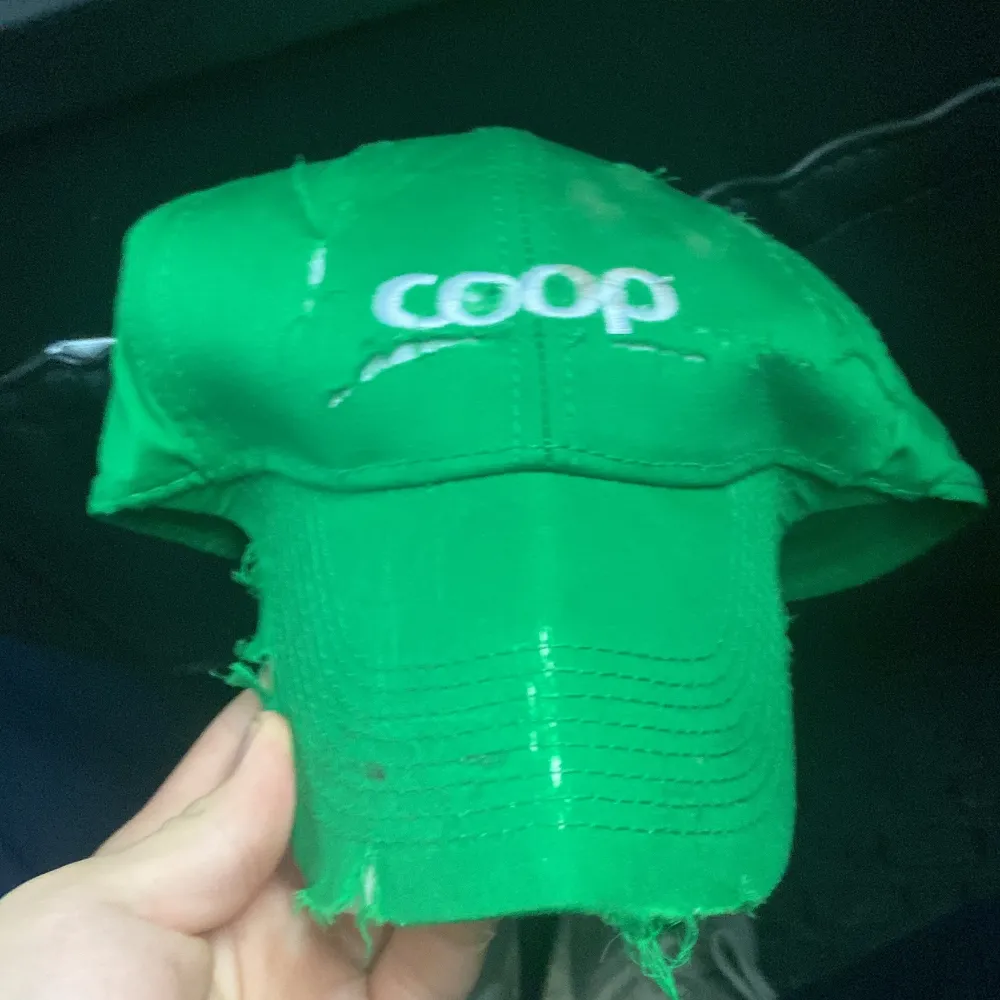 Distressed Coop cap in amazing condition. Extremely rare so be quick or it will go to someone else.. Accessoarer.