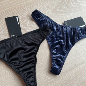 NYA trosor - Helt oanvända, nya trosor. Lapp kvar. 50 kr för båda.