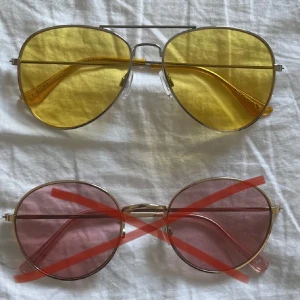 Solglasögon - Snygga 90/80tals solglasögon och ett par vanliga glasögon (inget styrka).  Frakt 30kr