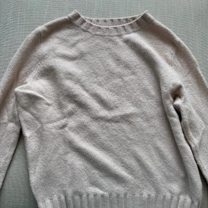 Stickad tröja  - Bra skick 