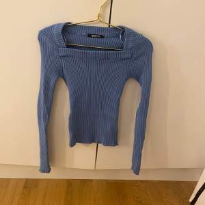 Säljer min tröja från Gina Tricot i storlek xs!! 🤗