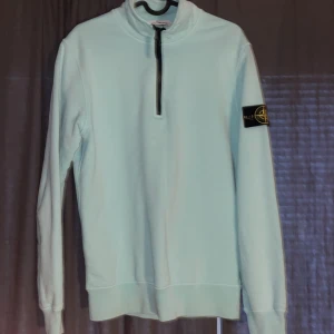 Stone island tröja - Inte använd så mycket, och inga skador