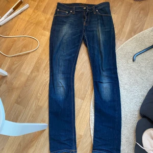 Nudie Jeans - Säljer mina nuide jeans eftersom att jag fick de av mkn mamma men de passar inte mig. 