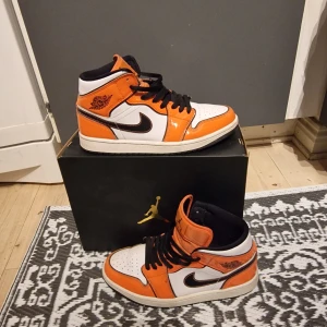 Jordan 1 Turf Orange  - Jordan 1s i storlek 41 Skick enligt bilder Finns att hömta i Gamla Stan/Slussen eller fraktas. Självklart äkta 