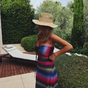 Missoni liknande set - Säljer detta ursnygga set som sitter som en smäck! Materialet är glittrigt och så fina färger! Köp hela setet för 600 eller skriv privat för enskilda delar❤️