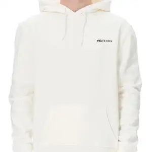 Tjena, Säljer min Arigato hoodie då den visat sig vara för liten. Den är använd endast ett par gånger och är i nyskick. Köpt ny för 1700:- 