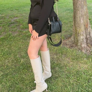 Klackar - Säljer mina fina klackar från Gina som är slut sålda. Buda!! Obs säljer bara vid bra bud 💕