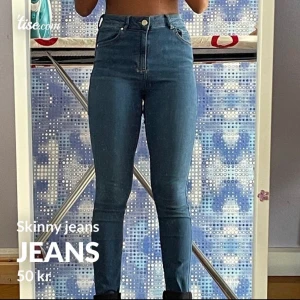 Jeans 👖 - Har används fåtal gånger eftersom det inte är min still längre, storlek XS, från bik bok och är för långa för mig (156 cm)