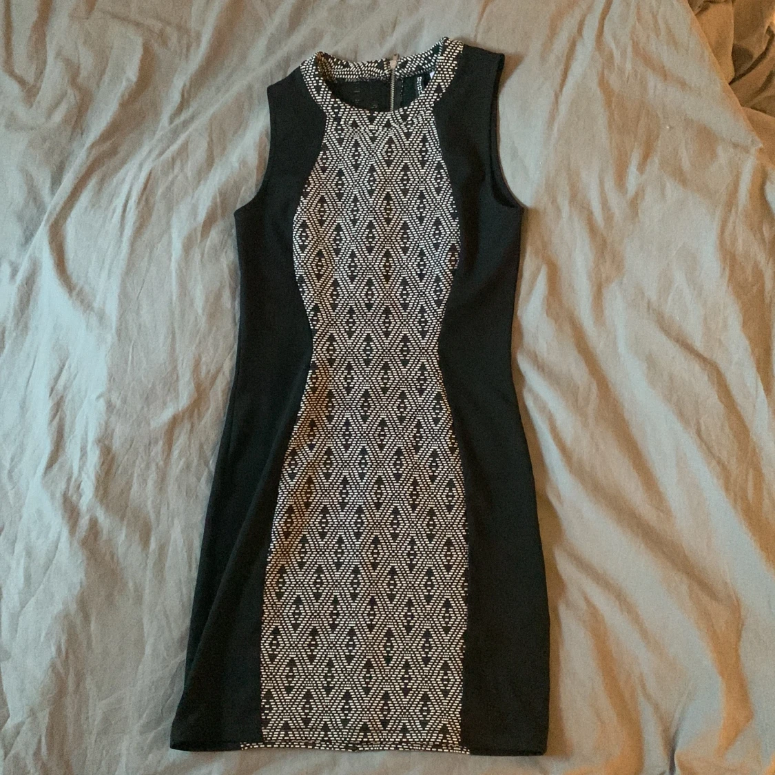 Stretchig figursydd klänning - 90