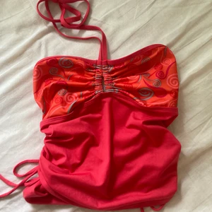 Halterneck top - Super söt halterneck top! Nyskick o perfekt för sommaren !!🌸🌸🌸