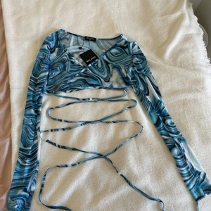 Wave print grop top - Superfin top från solado som tyvärr är för liten för mig. Lappen sitter kvar, endast provad. Köparen står för frakt💘