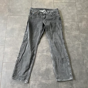 Weekday arrow jeans  - Low waist jeans från weekday, fint skick!