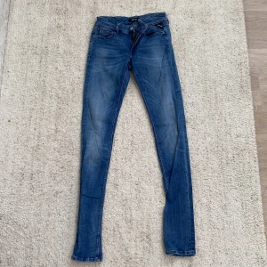 Replay jeans  - Fina replay jeans som knappt är använda. Storlek 25/32