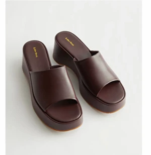 NYA & Other stories platforms - Helt nya oanvända platforms från & Other stories. Riktigt läder!  Bruna, storlek 37. Ord. Pris 990. Budgivning🦋🦋🦋🦋