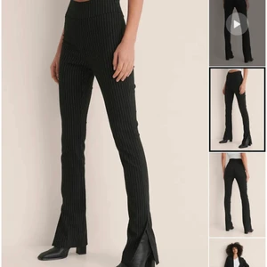 Byxor med slits - Randig, trendiga och super fina kostymbyxor från nakd! Så så så fina!