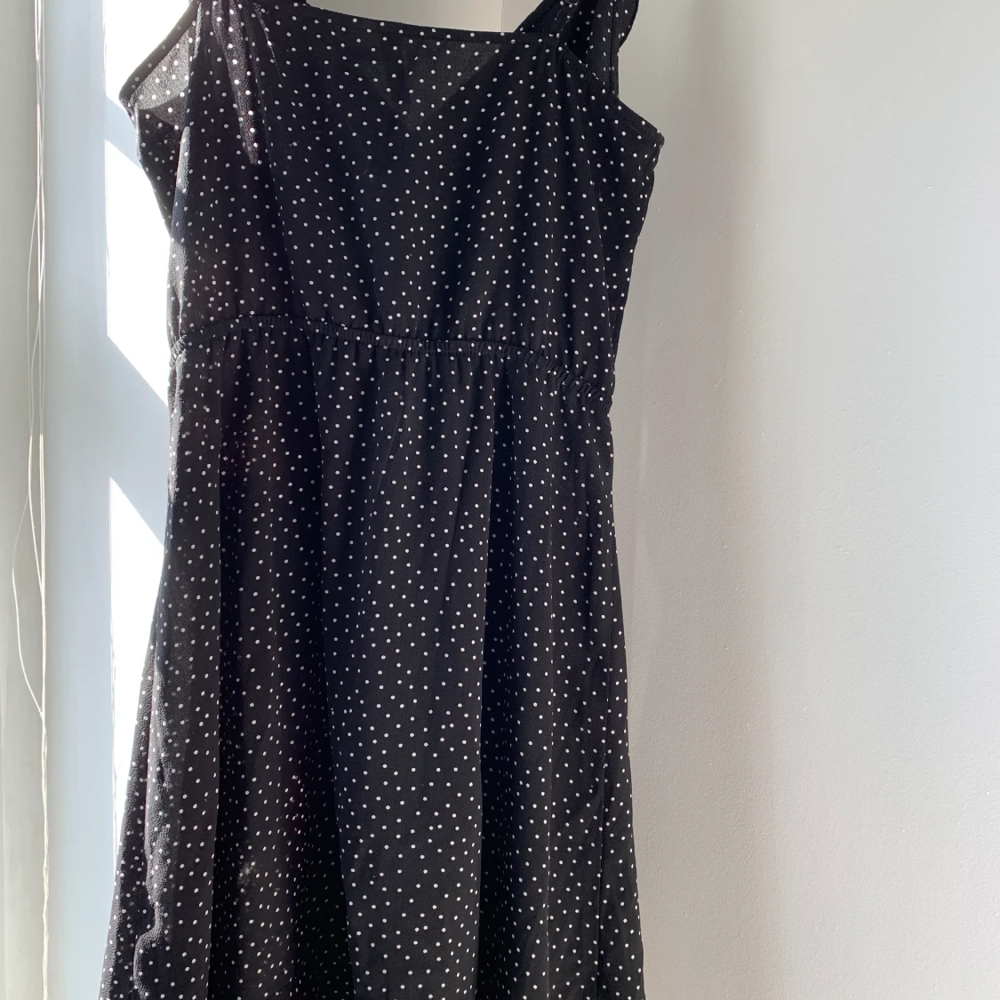 Prickig klänning från hm  - 90