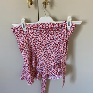 Omlottkjol  - Snygg omlottkjol perfekt till våren och sommaren❤️❤️