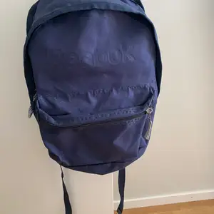 Blå ryggsäck 