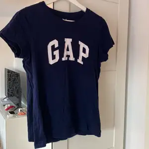Marinblå gap T-shirt 