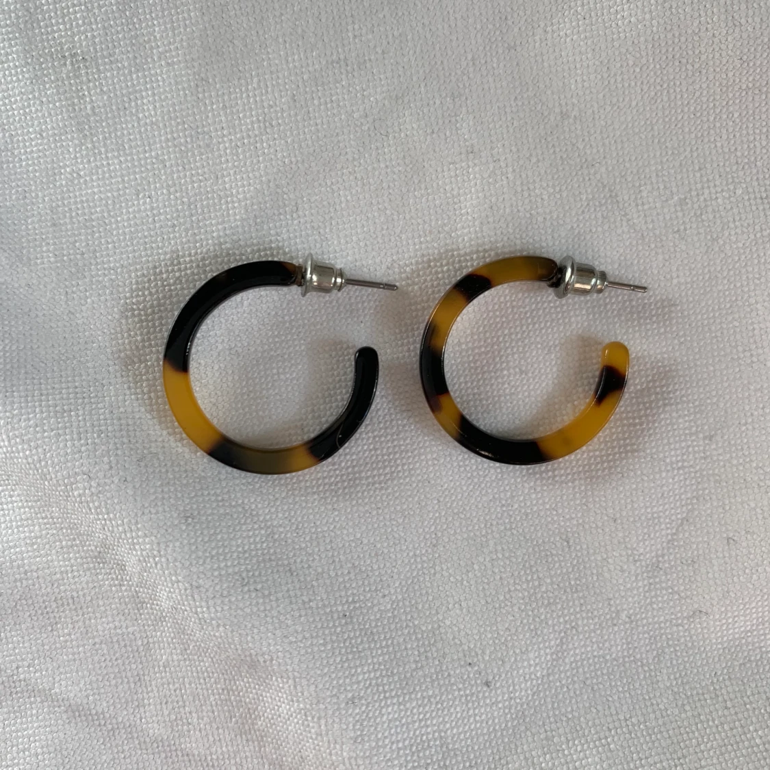 tortoiseshell hoops! - 90