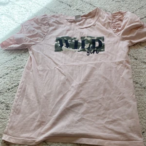 Helt vanlig tröja  - Lite ljus rosa tröja 