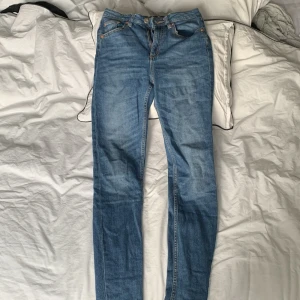 Skinny jeans  - Perfekta skinny jeans med hög midja 🙌🏻 bästa modellen jag någonsin haft, tyvärr använder jag inte de inte längre 